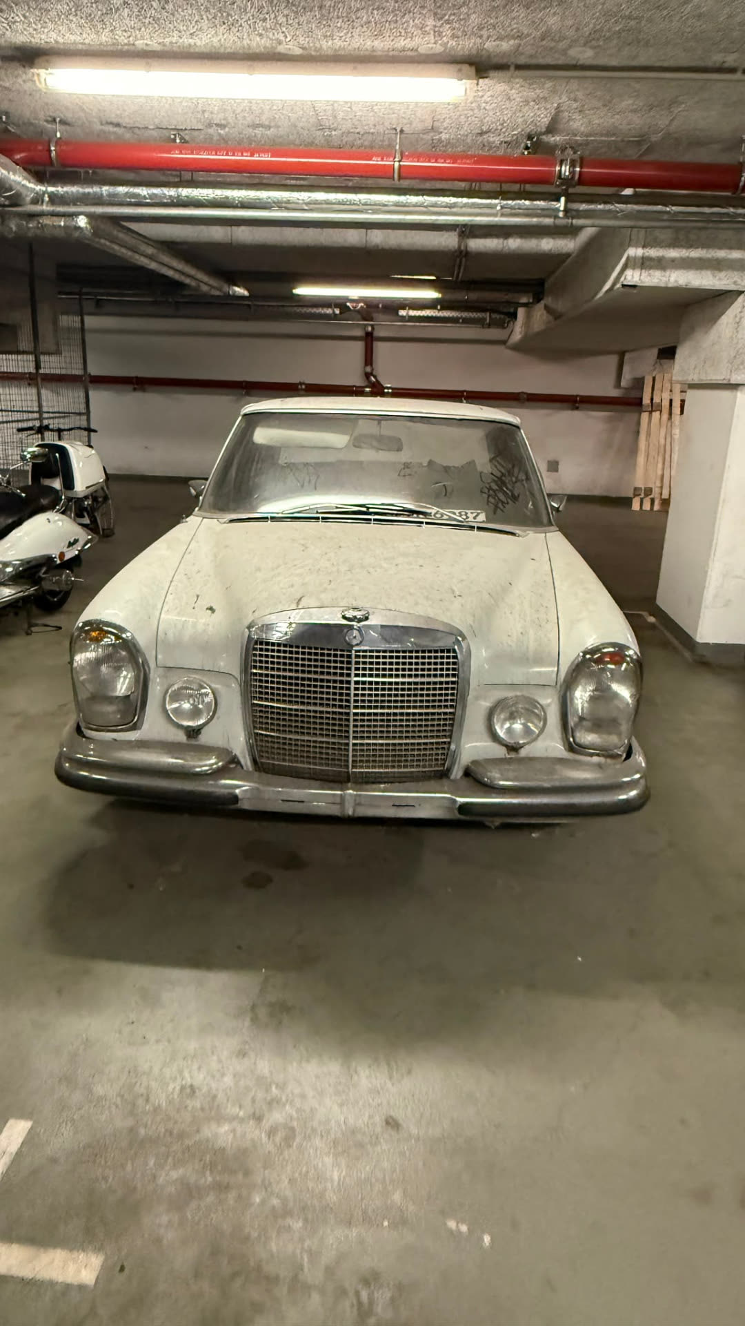 Oldtimer vor Location in Berlin